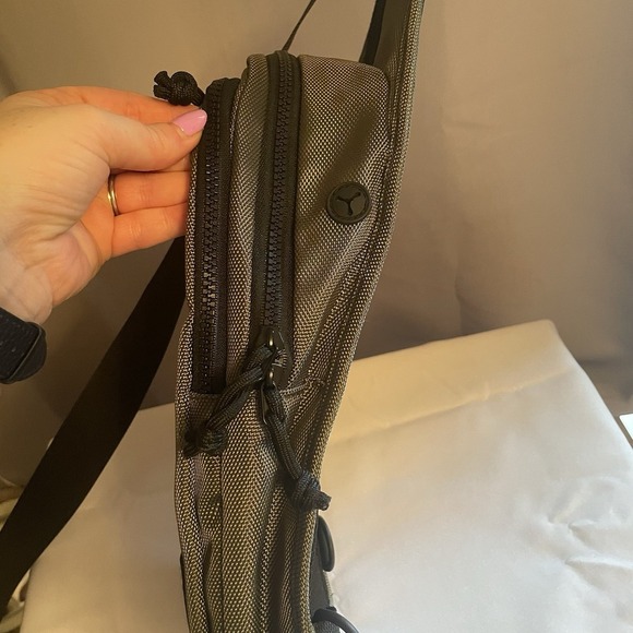 SAVE THE OCEAN SUSTAINABLE SLING BAG OLIVE GREEN CROSSBODY PURSE - Picture 6 of 14